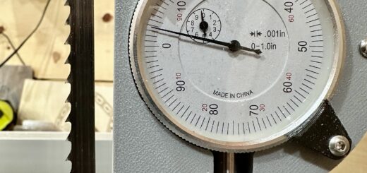 Detail of the indicator reading showing the correct tension